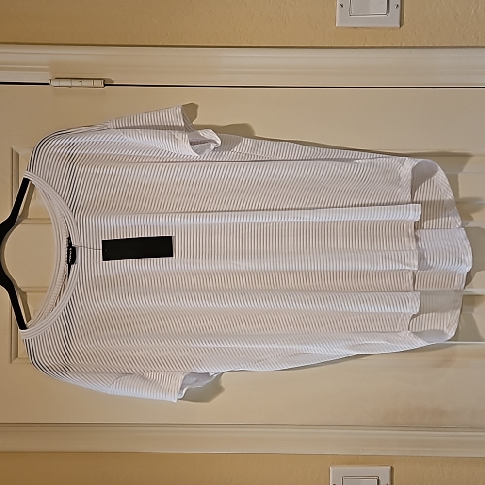 Mono B NWT White Striped workout tee Size 3xl